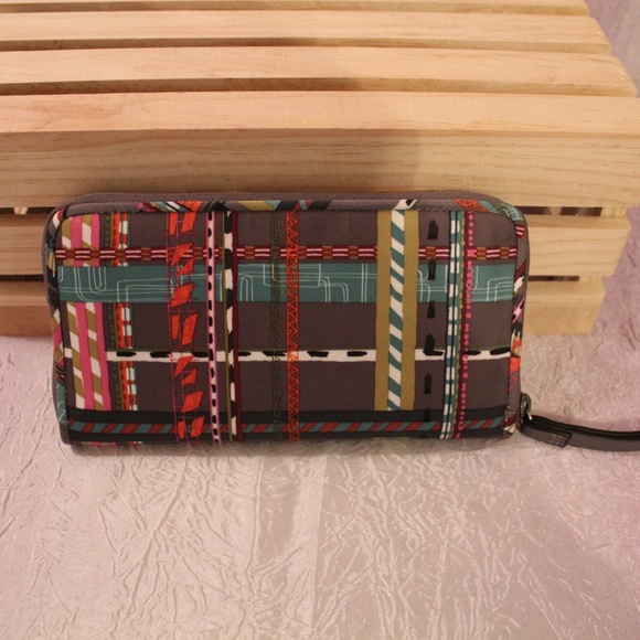 NEW Vera Bradley Midtown RFID Wristlet Wallet - Picture 3 of 5